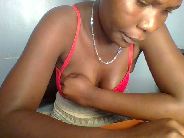 Cutevibe live cam on BongaCams