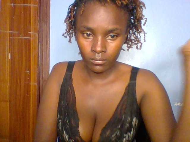 Cutevibe live cam on BongaCams