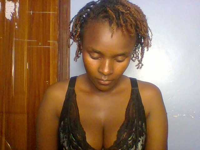 Cutevibe live cam on BongaCams