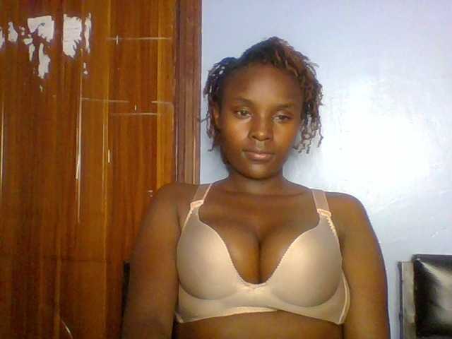 Cutevibe live cam on BongaCams