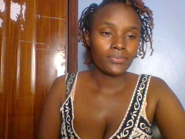 Cutevibe live cam on BongaCams