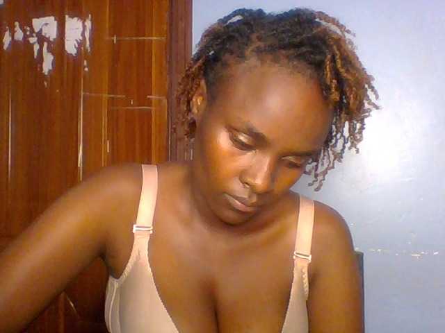 Cutevibe live cam on BongaCams