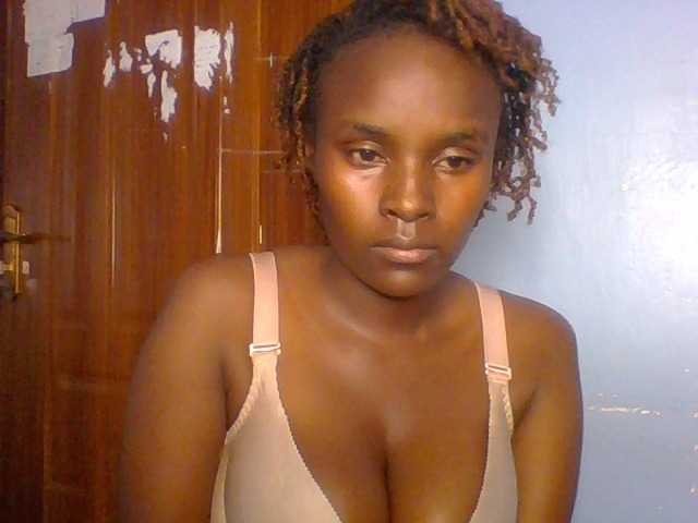 Cutevibe live cam on BongaCams