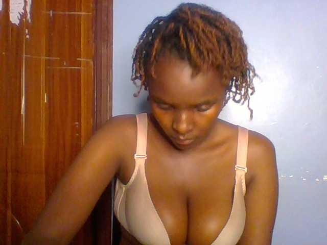 Cutevibe live cam on BongaCams