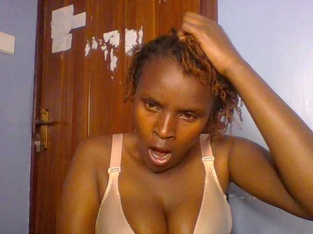 Cutevibe live cam on BongaCams