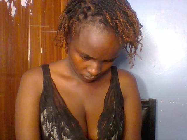 Cutevibe live cam on BongaCams