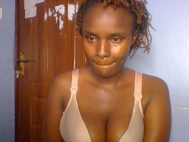 Cutevibe live cam on BongaCams