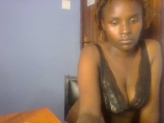 Cutevibe live cam on BongaCams