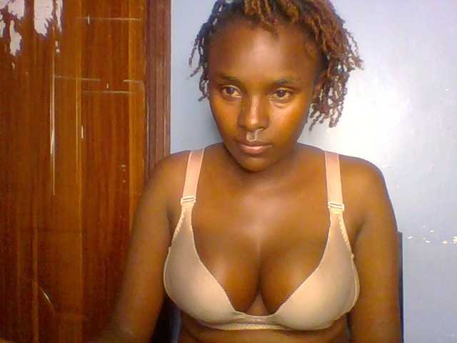 Cutevibe live cam on BongaCams