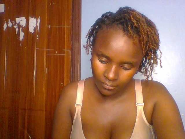 Cutevibe live cam on BongaCams