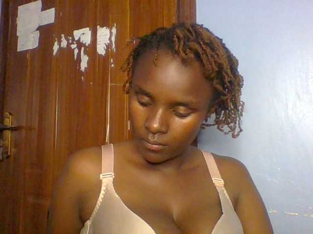 Cutevibe live cam on BongaCams
