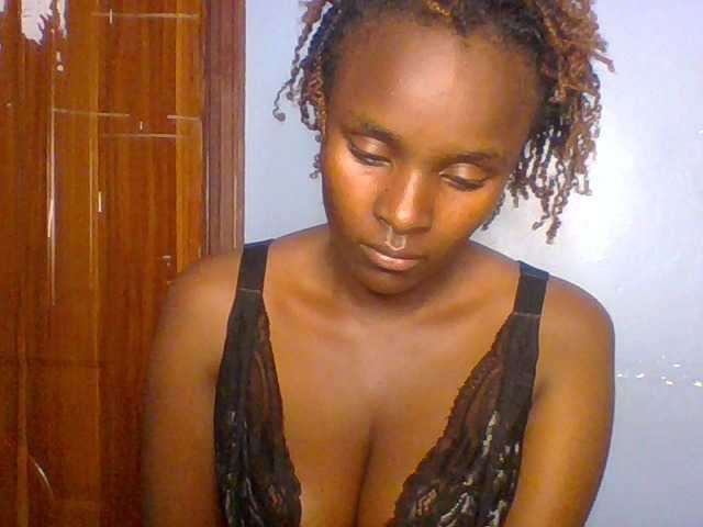 Cutevibe live cam on BongaCams