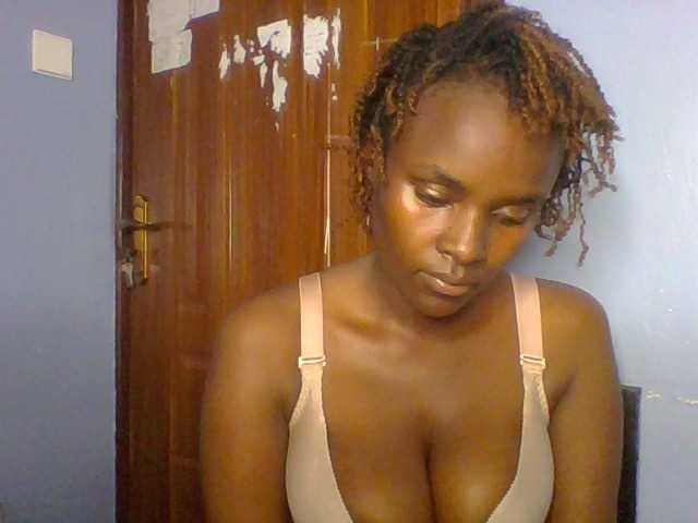 Cutevibe live cam on BongaCams