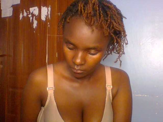 Cutevibe live cam on BongaCams