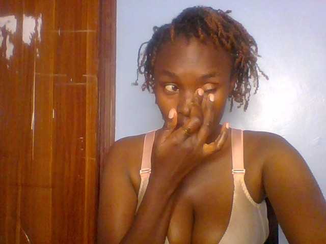 Cutevibe live cam on BongaCams