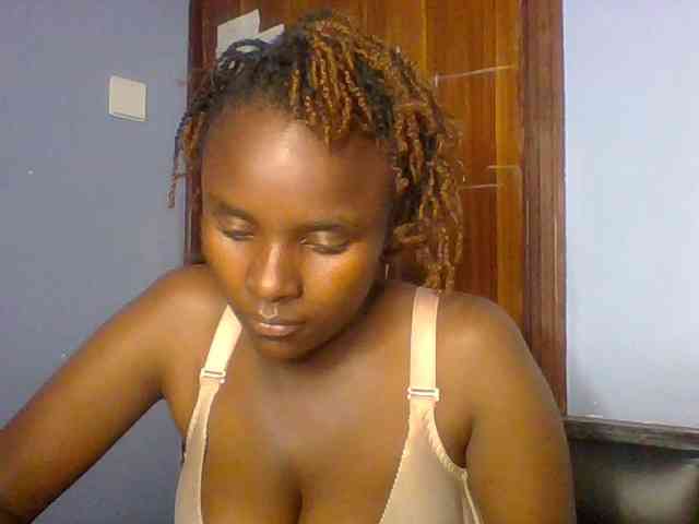Cutevibe Live Webcam on BongaCams