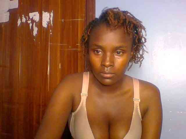 Cutevibe Live Webcam on BongaCams