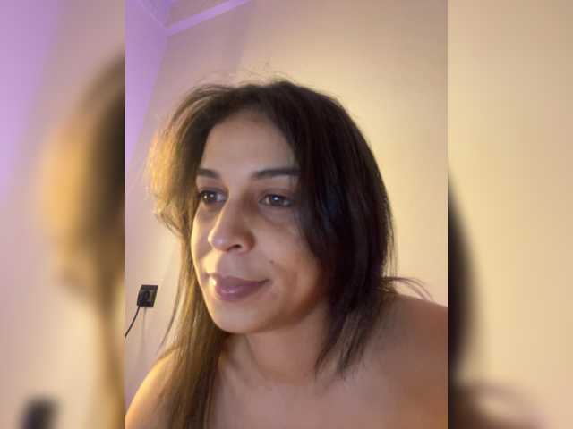 papisha1, live now on BongaCams