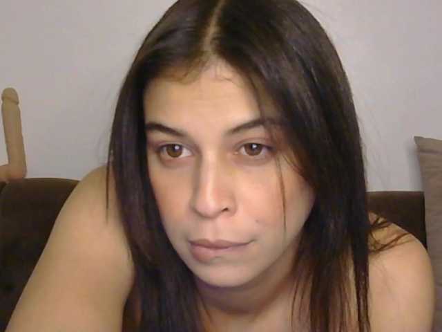 papisha1 live cam on BongaCams