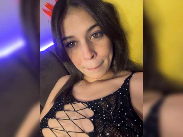 papisha1, en vivo ahora en BongaCams