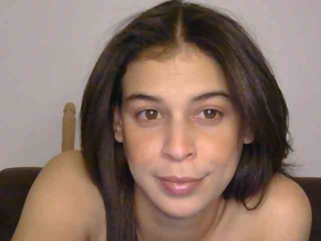 papisha1 Live Webcam on BongaCams