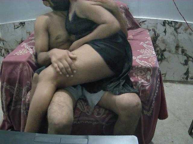 DesiCpl live cam on BongaCams