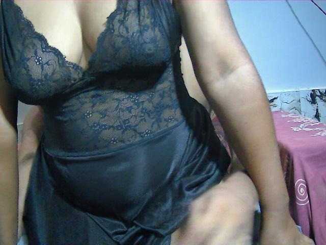 DesiCpl live cam on BongaCams