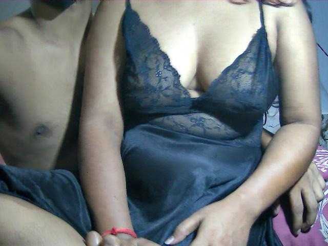 DesiCpl live cam on BongaCams