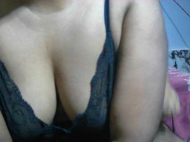 DesiCpl live cam on BongaCams