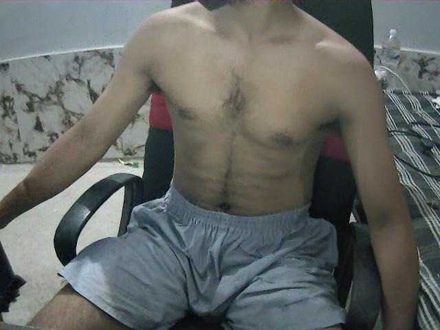 DesiCpl live cam on BongaCams