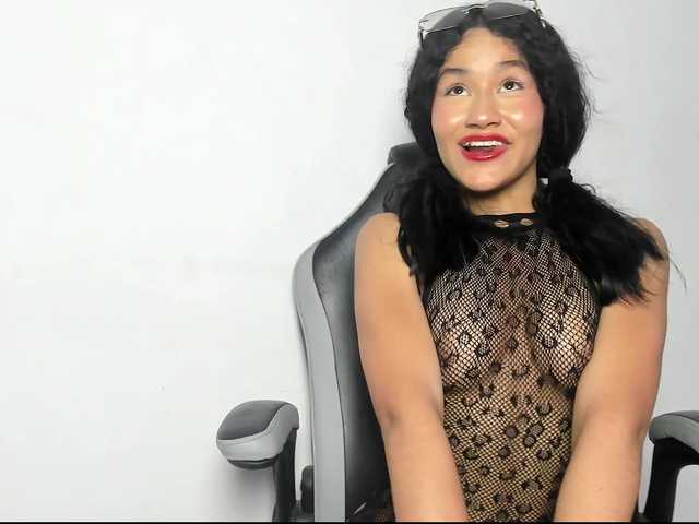 Katrinamoon live cam on BongaCams