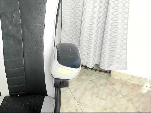 Katrinamoon live cam on BongaCams