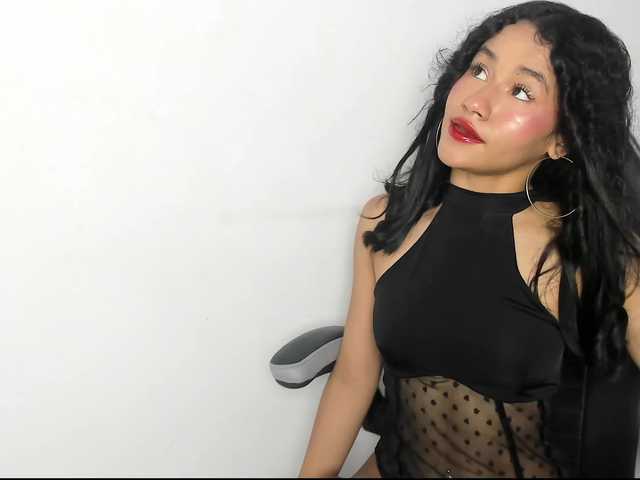 Katrinamoon live cam on BongaCams