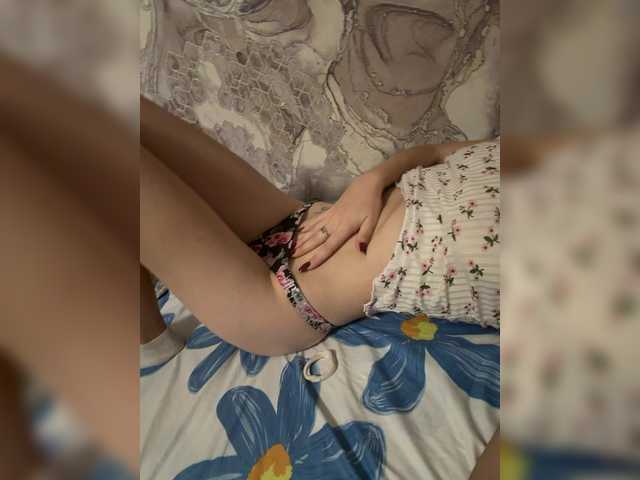 AdelaideLisa live cam on BongaCams
