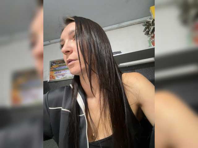 AdelaideLisa live cam on BongaCams