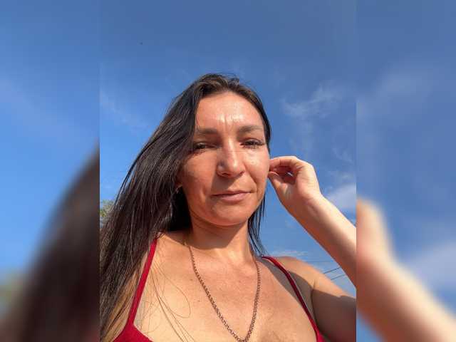 AdelaideLisa live cam on BongaCams