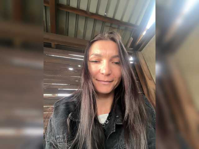 AdelaideLisa live cam on BongaCams