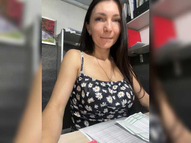 AdelaideLisa live cam on BongaCams