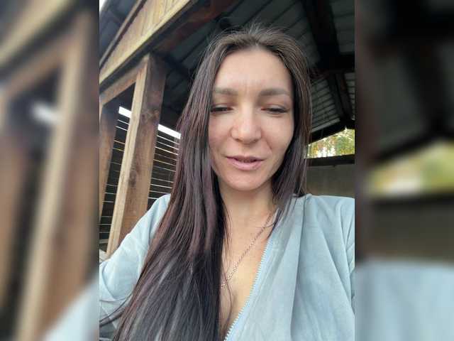 AdelaideLisa live cam on BongaCams