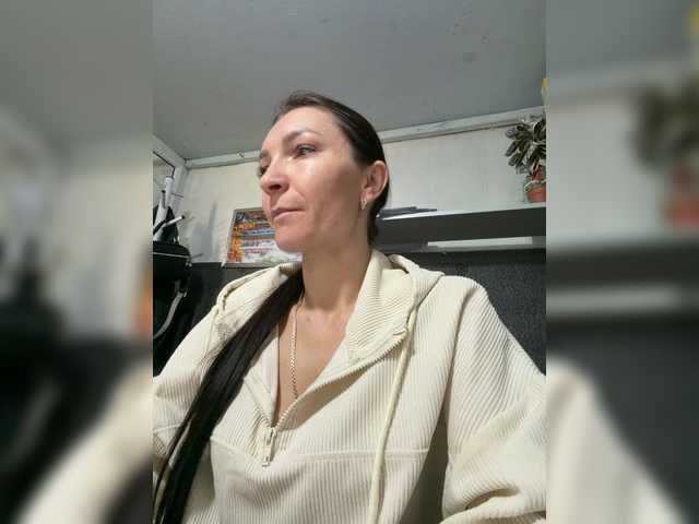 AdelaideLisa live cam on BongaCams
