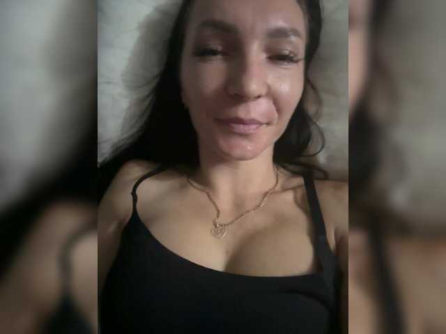AdelaideLisa live cam on BongaCams