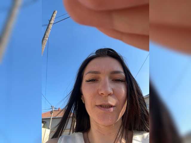 AdelaideLisa live cam on BongaCams