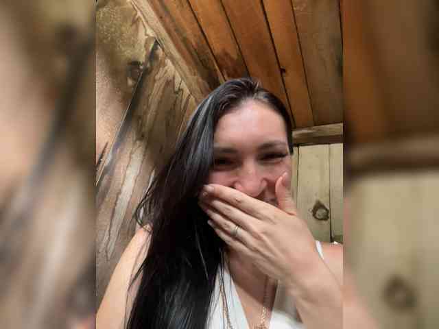 AdelaideLisa Live Webcam on BongaCams