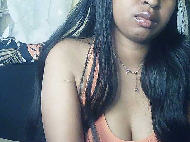 Queenihot live cam on BongaCams