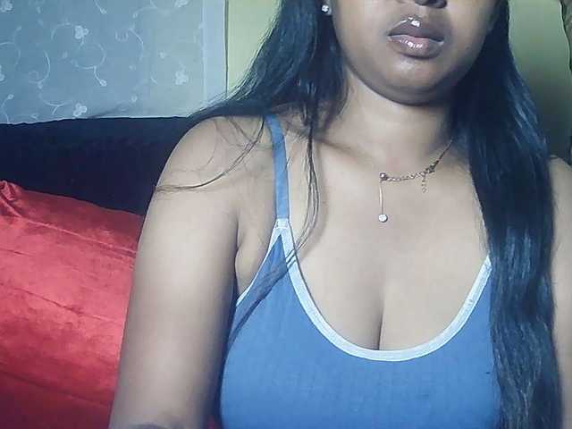 Queenihot live cam on BongaCams