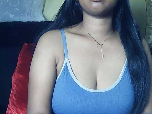 Queenihot live cam preview