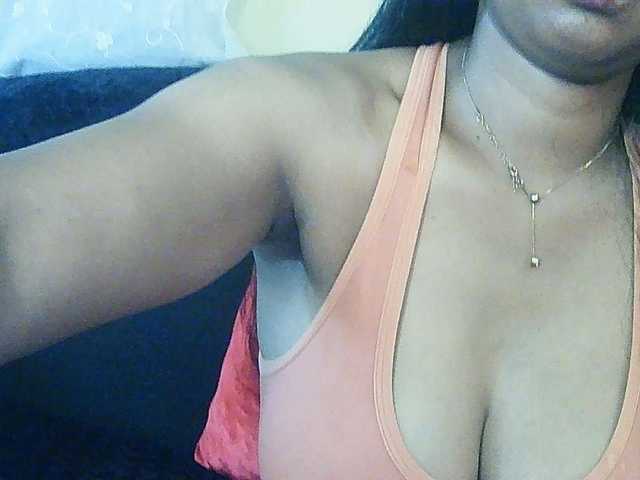 Queenihot live cam on BongaCams