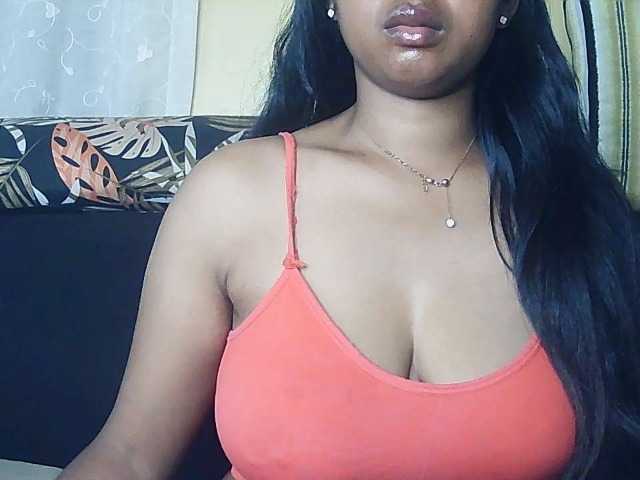 Queenihot live cam on BongaCams