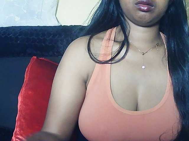 Queenihot live cam on BongaCams