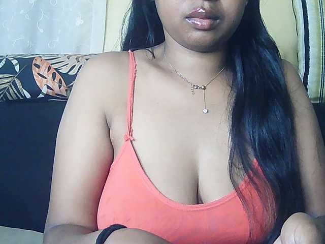 Queenihot live cam on BongaCams